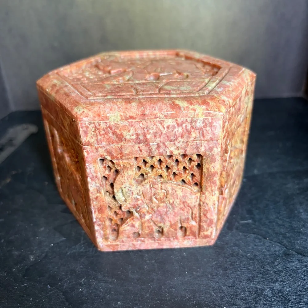 Unbranded hand carved